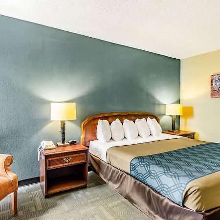 Econo Lodge Inn & Suites Radford-Blacksburg Area Экстерьер фото