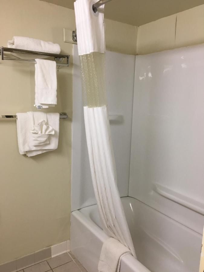 Econo Lodge Inn & Suites Radford-Blacksburg Area Экстерьер фото