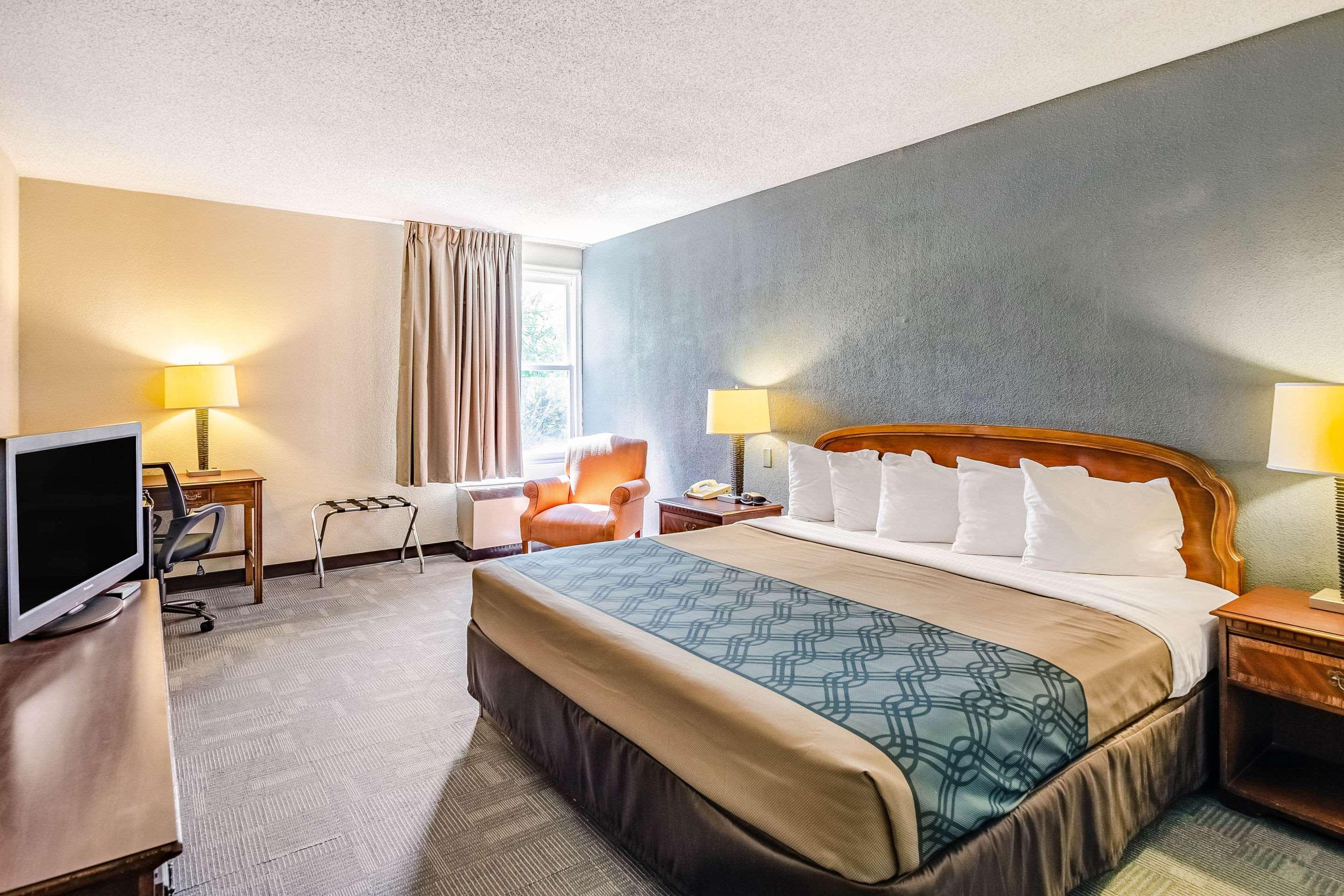 Econo Lodge Inn & Suites Radford-Blacksburg Area Экстерьер фото