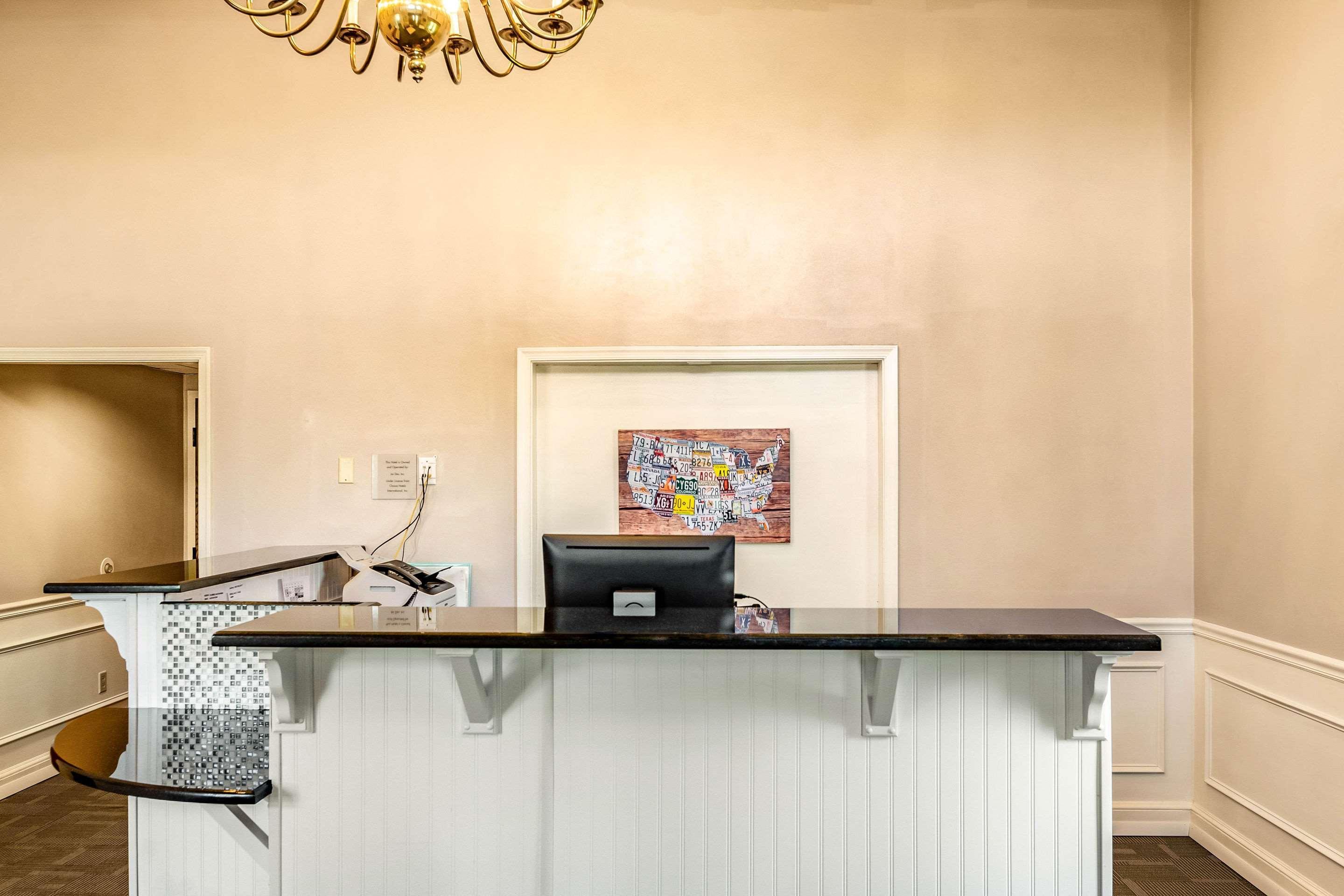 Econo Lodge Inn & Suites Radford-Blacksburg Area Экстерьер фото