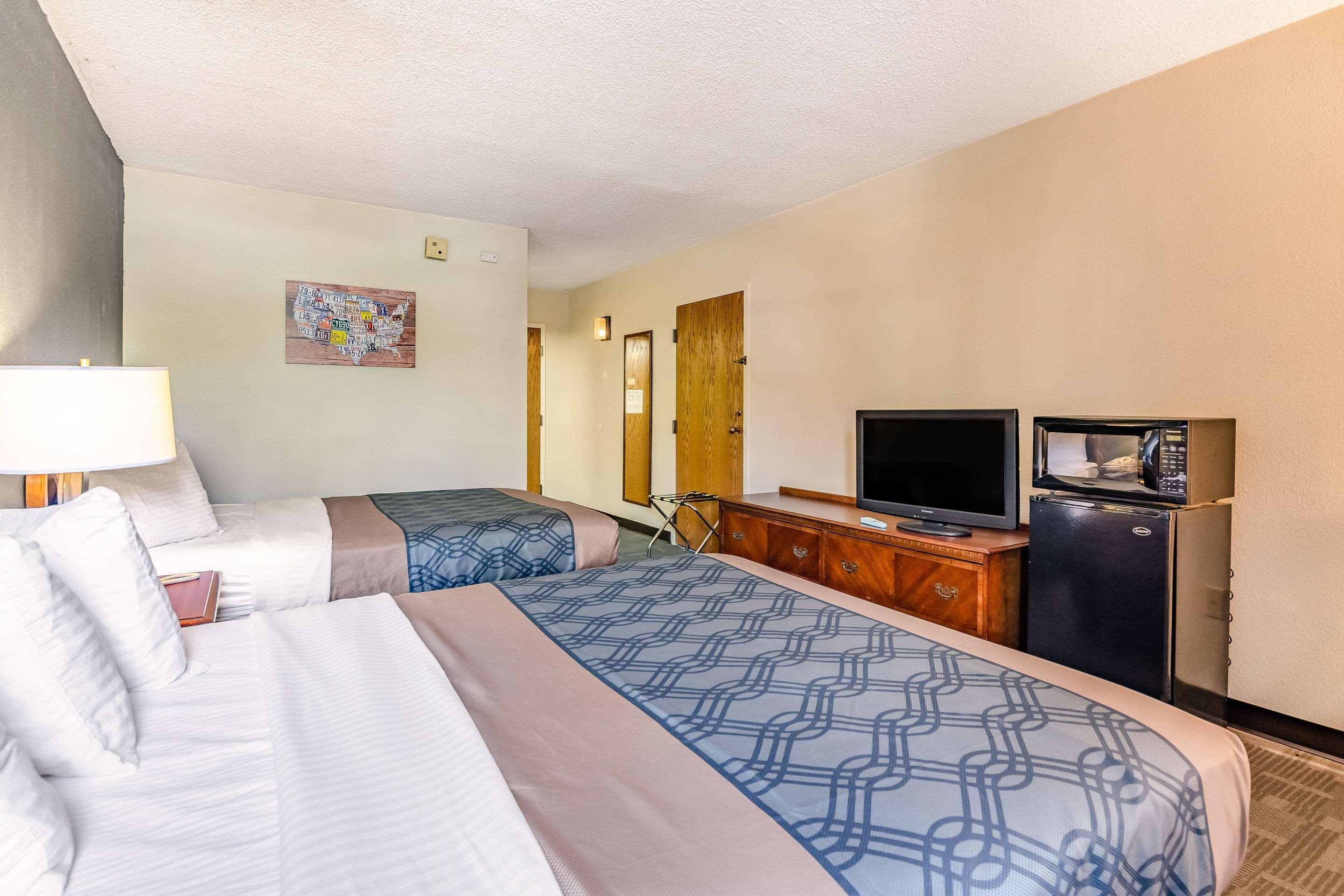 Econo Lodge Inn & Suites Radford-Blacksburg Area Экстерьер фото