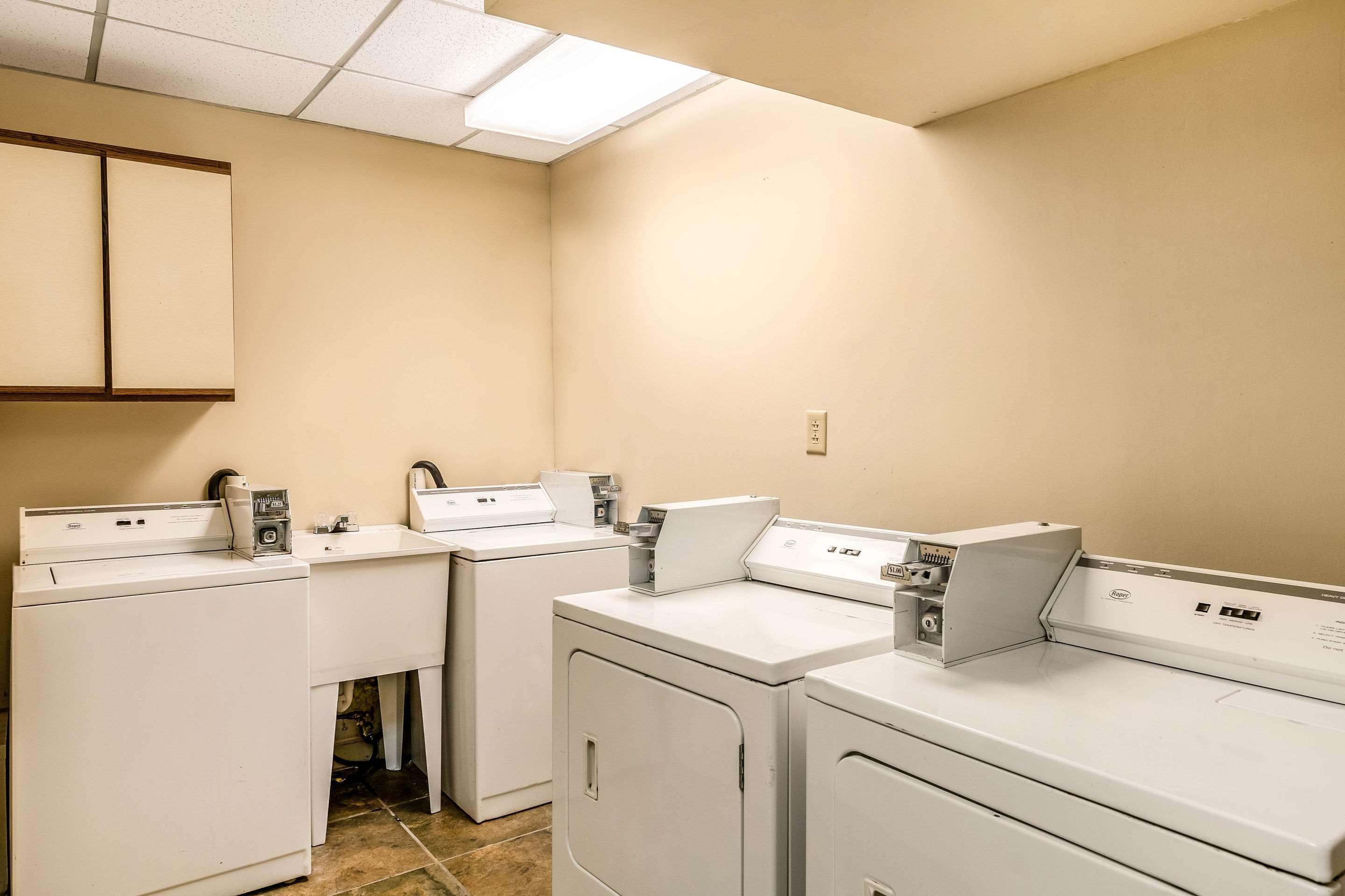 Econo Lodge Inn & Suites Radford-Blacksburg Area Экстерьер фото