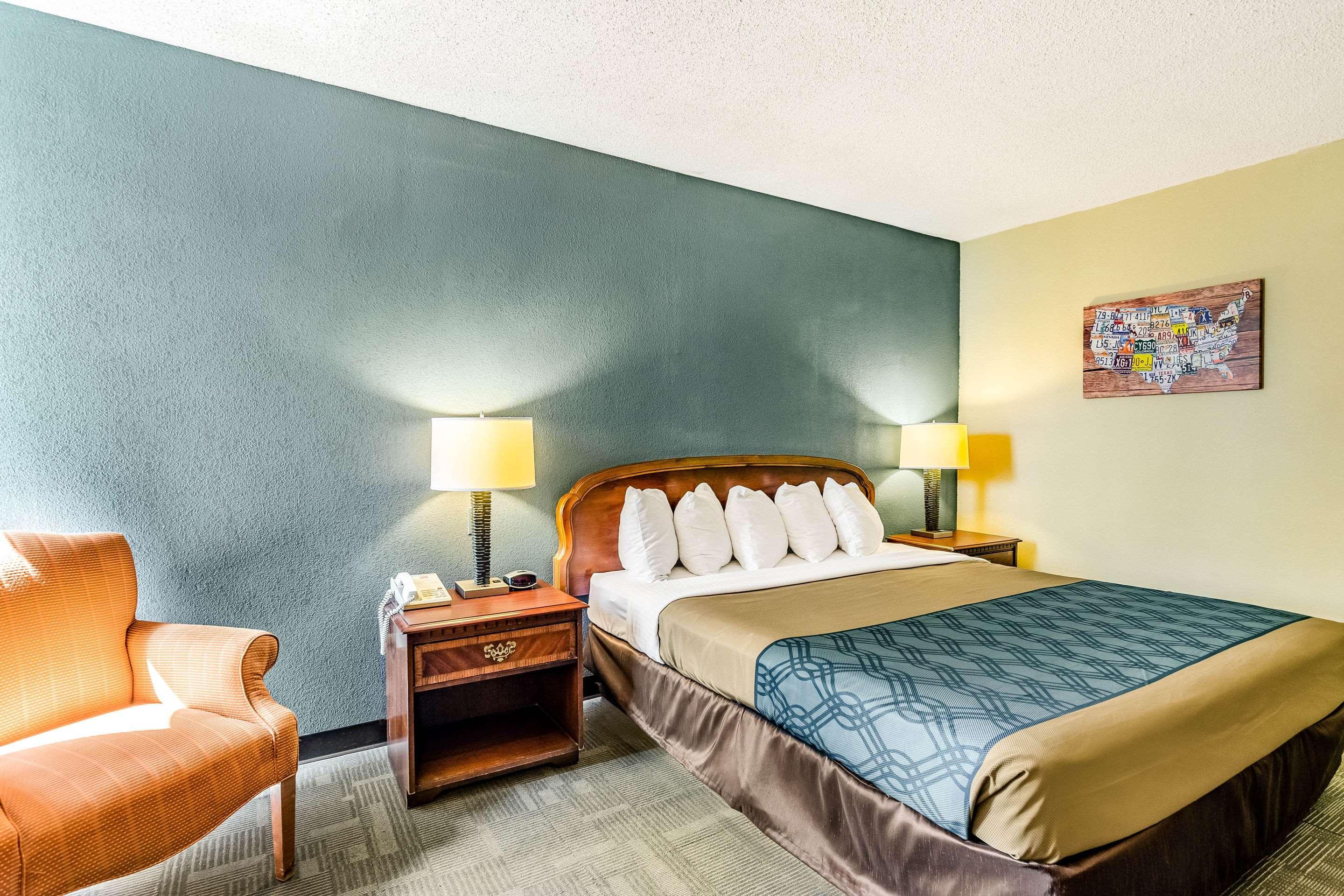 Econo Lodge Inn & Suites Radford-Blacksburg Area Экстерьер фото