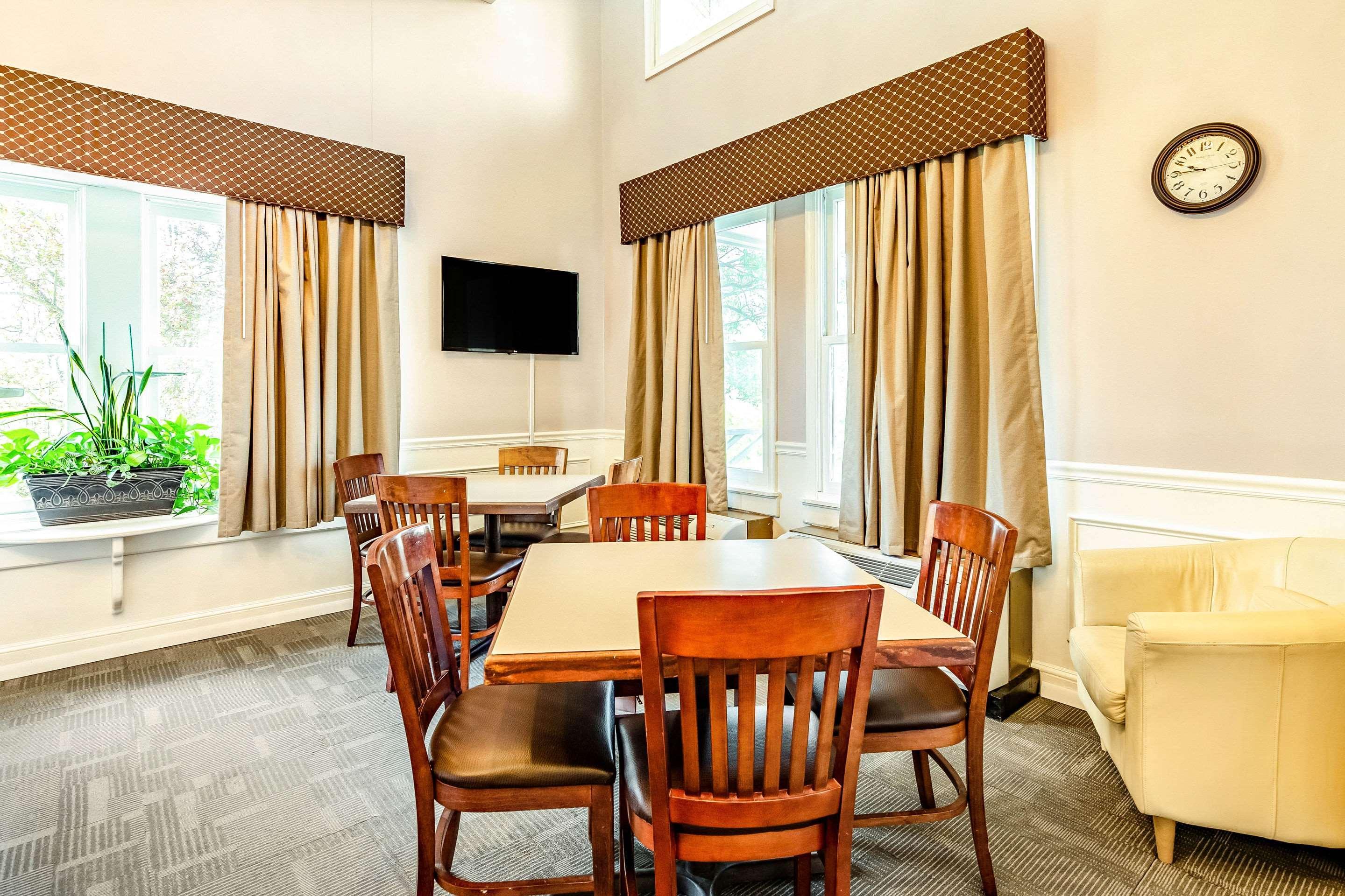 Econo Lodge Inn & Suites Radford-Blacksburg Area Экстерьер фото